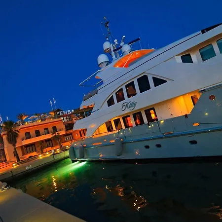 Victoria Vyb * Denia